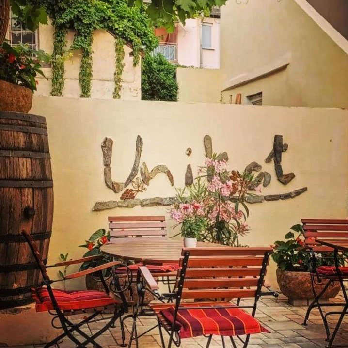 Hotel Restaurant Unikat 젤틴겐라티그 외부 사진