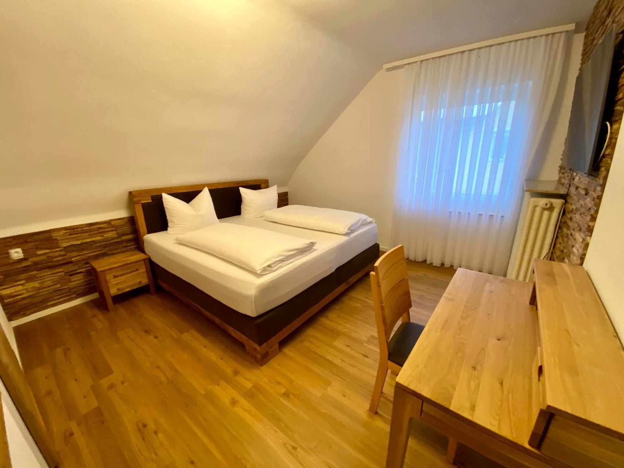 Hotel Restaurant Unikat 젤틴겐라티그 외부 사진