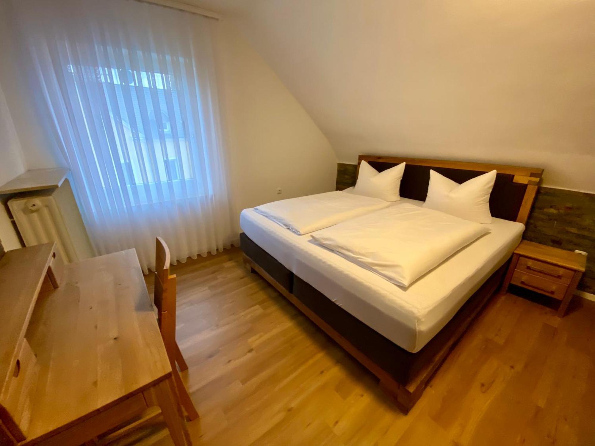 Hotel Restaurant Unikat 젤틴겐라티그 외부 사진